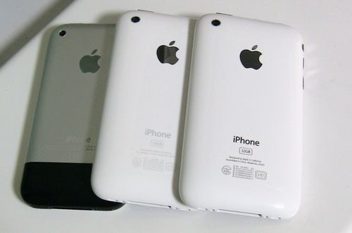 iPhone3GからiPhone3GSにヨドバシカメラで機種変更してきた。